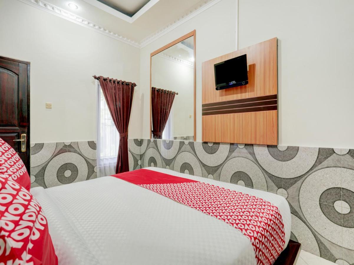 Oyo 90131 Liberty Guest House Sempidi Экстерьер фото